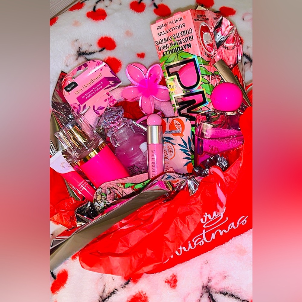 Vibrant Pink Makeup Set